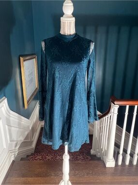 Xtraordinary small turquoise lace long sleeve sheer bell sleeve dress D428
